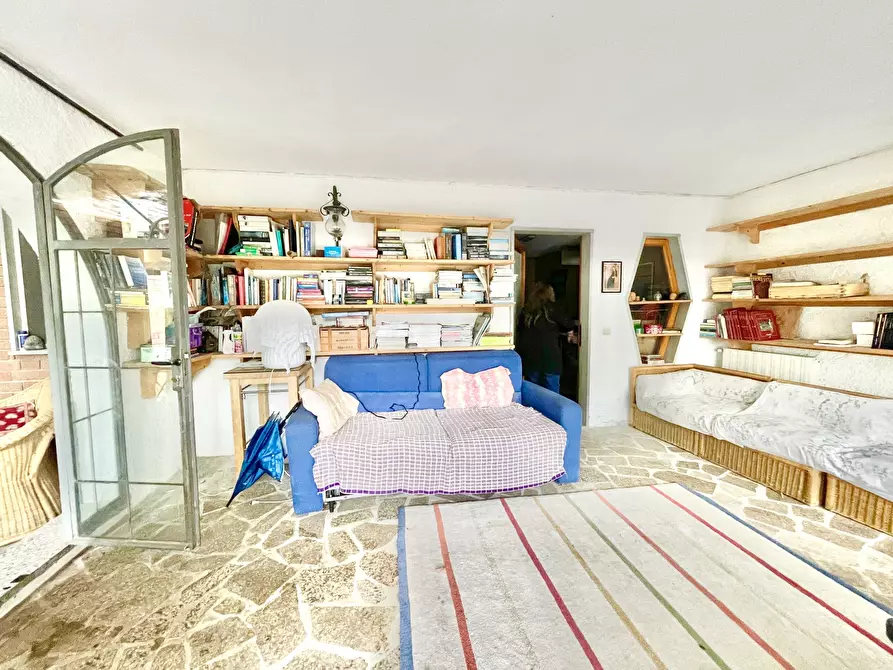 Immagine 42 di Casa indipendente in vendita  a Seravezza