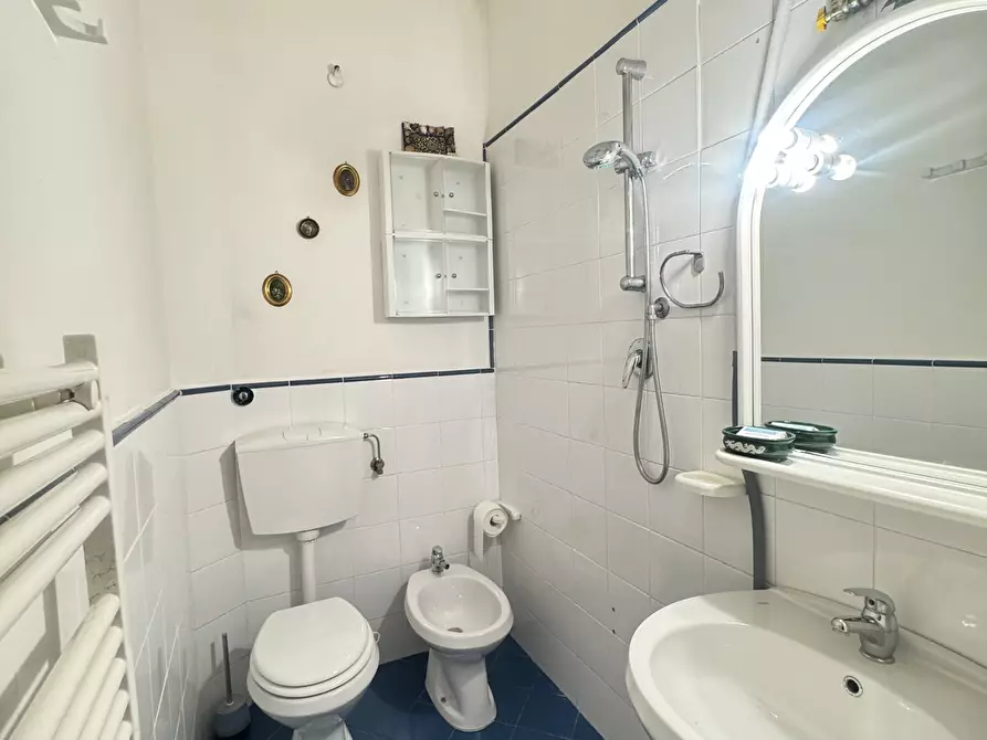 Immagine 21 di Quadrilocale in affitto  a Pietrasanta