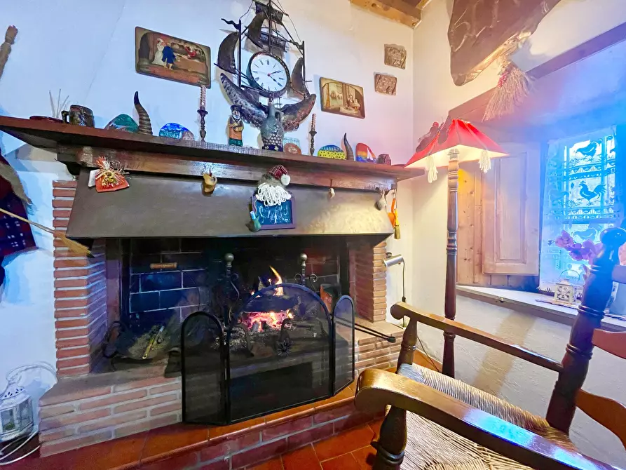 Immagine 10 di Porzione di casa in vendita  a Massarosa