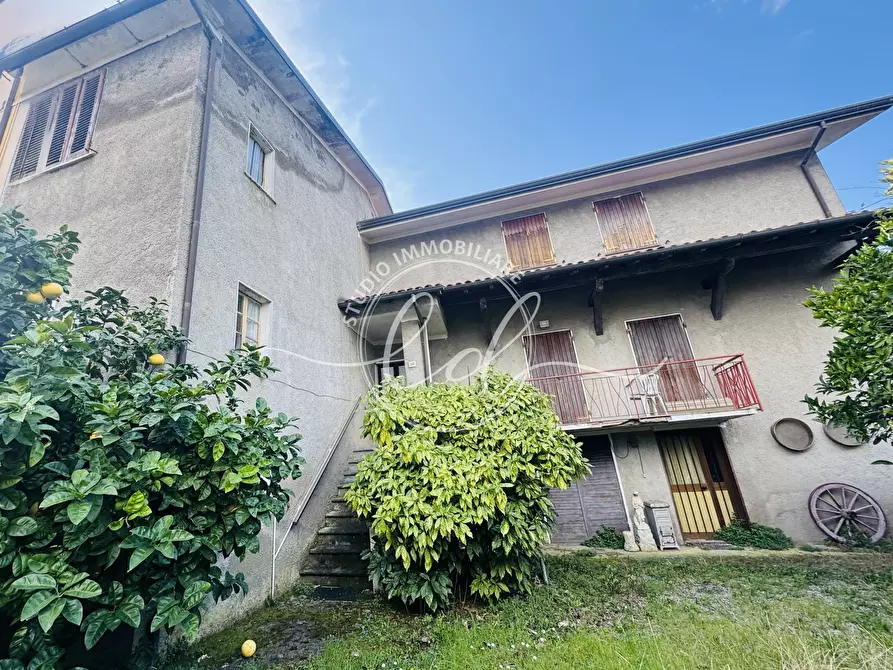 Immagine 12 di Porzione di casa in vendita  a Seravezza