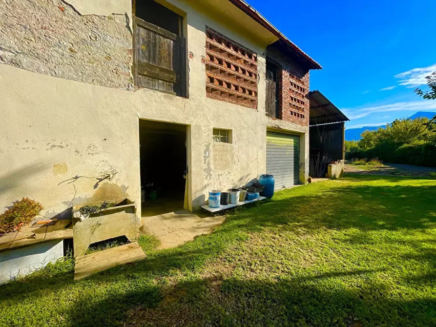 Immagine 8 di Rustico / casale in vendita  a Camaiore