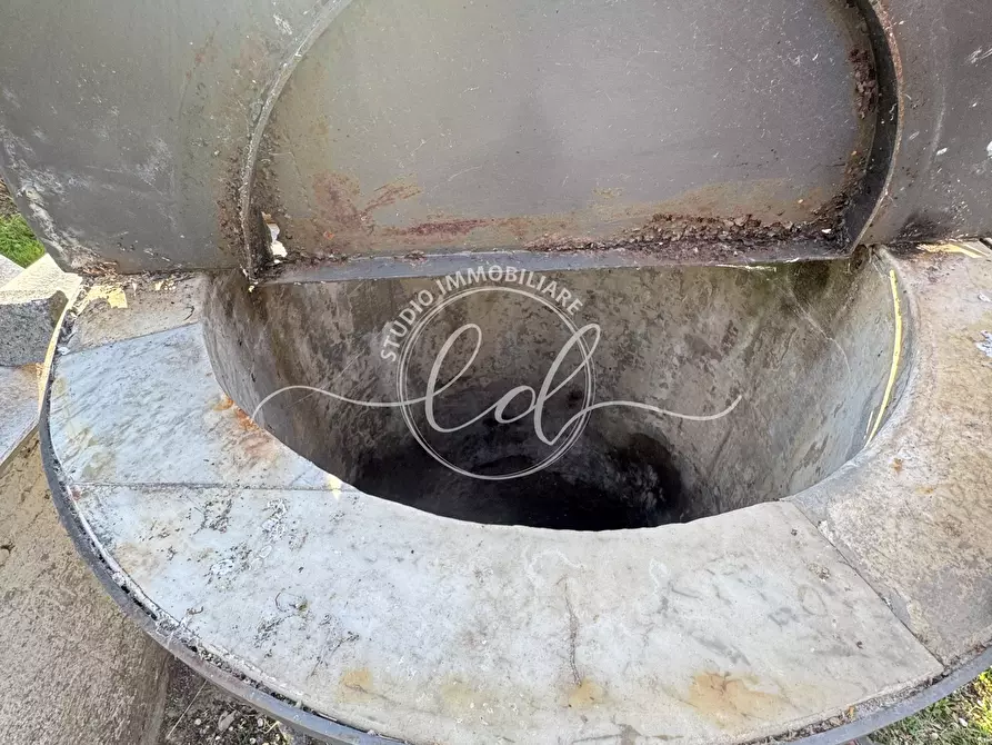 Immagine 75 di Porzione di casa in vendita  a Pietrasanta