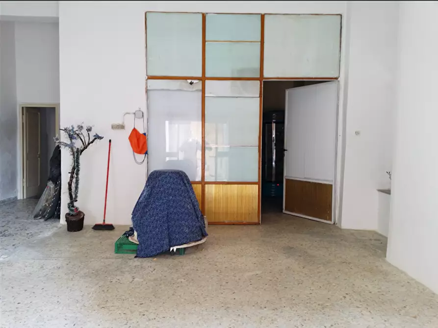 Immagine 4 di Locale commerciale in vendita  in Via Vecchia Fiuggi 20 a Fiuggi