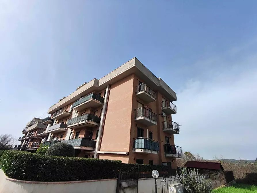 Immagine 1 di Garage in vendita  in Via Delle Gardenie 7 a Tivoli