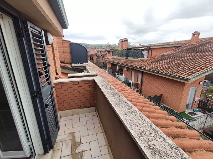 Immagine 21 di Trilocale in vendita  in Via Colle del sole 22 a Guidonia Montecelio