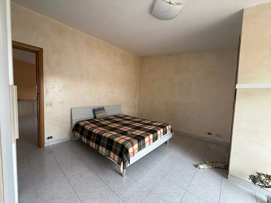 Immagine 15 di Trilocale in vendita  in Via Luigi Settembrini 31 a Guidonia Montecelio