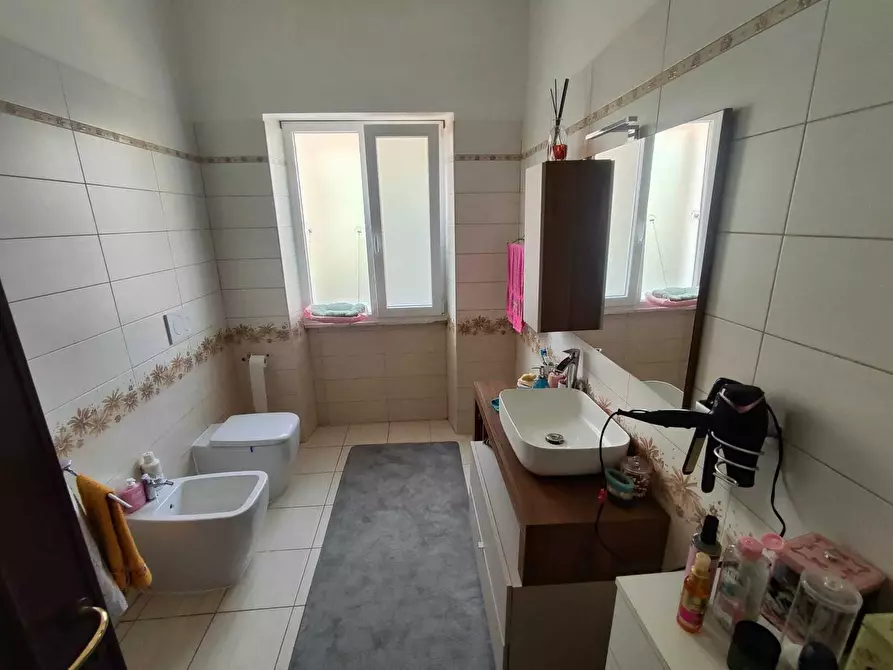 Immagine 21 di Quadrilocale in vendita  in Via Guglielmo Oberdan 35 a Guidonia Montecelio