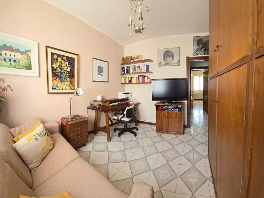 Immagine 14 di Pentalocale in vendita  in Via Principessa Iolanda di Savoia 68 a Sassari