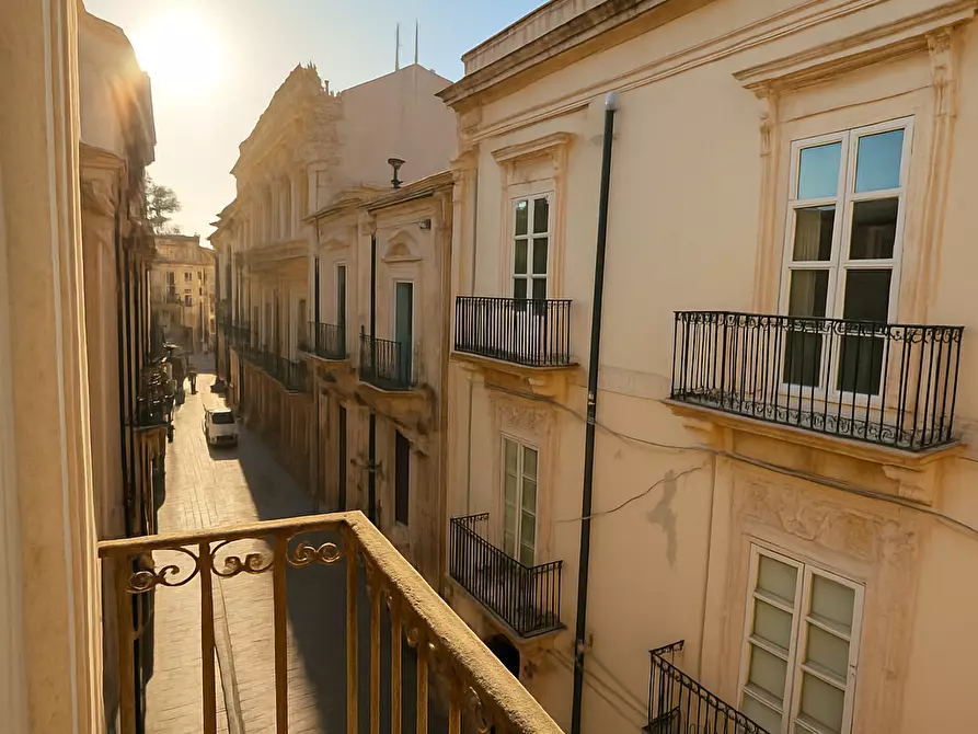 Immagine 5 di Appartamento in vendita  in GIA BATTISTA ALAGONA 5 a Siracusa