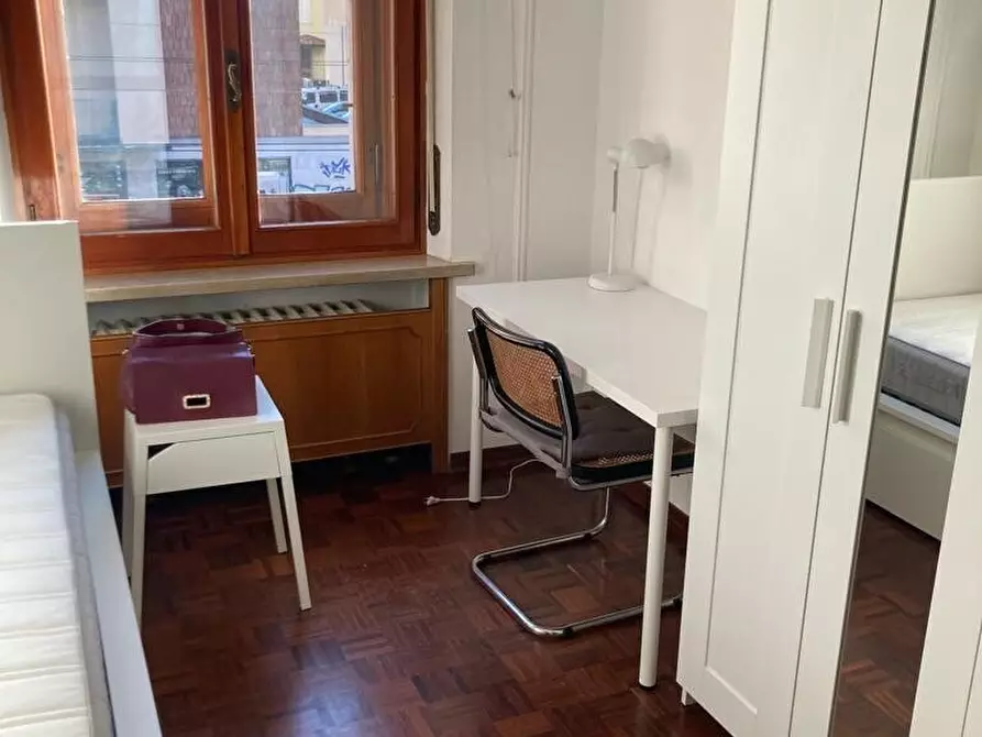 Immagine 11 di Stanza singola in affitto  in Viale Antonio Gramsci 5 a Parma