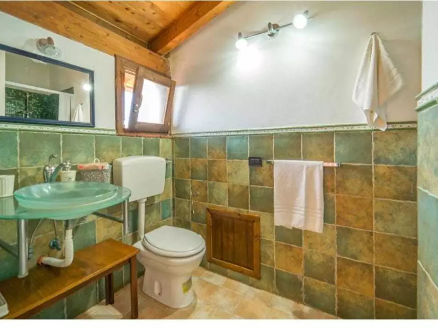 Immagine 7 di Villa in vendita  a Partinico