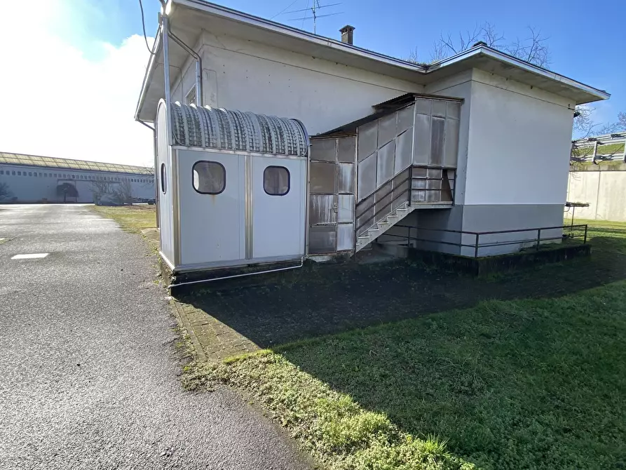 Immagine 18 di Capannone industriale in vendita  in Via delle Industrie a Guardamiglio