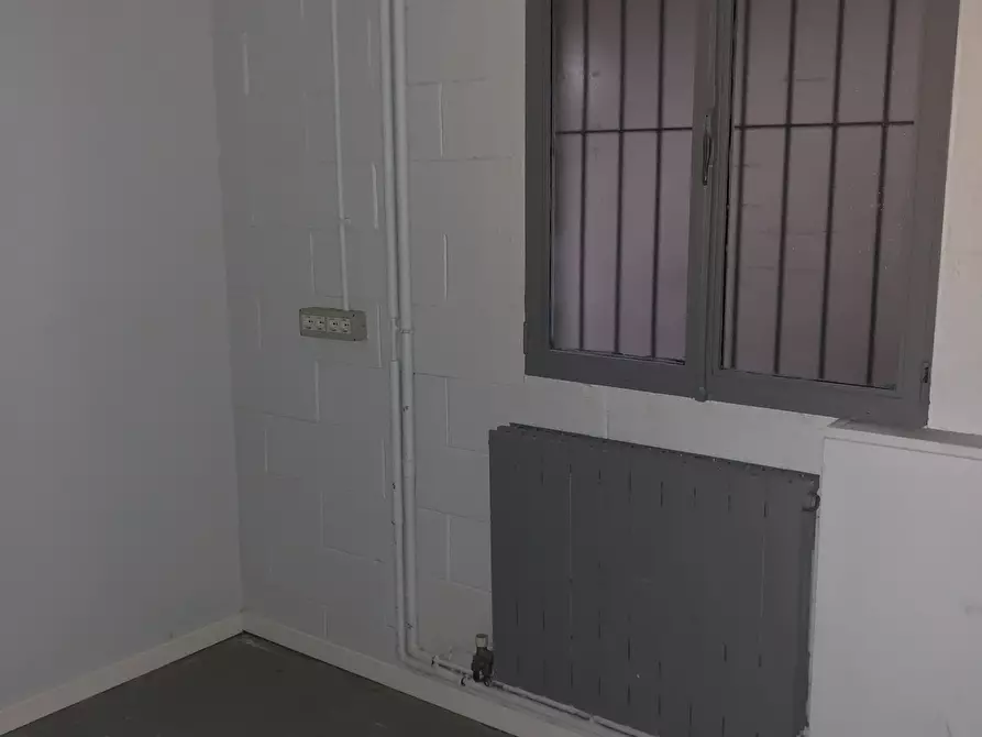 Immagine 11 di Locale commerciale in vendita  in via defendente 29 a Lodi