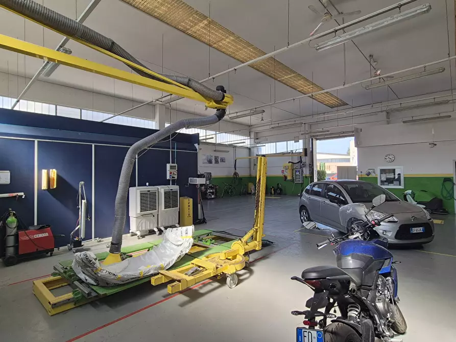 Immagine 8 di Capannone industriale in vendita  in Viale Toscana a Lodi Vecchio
