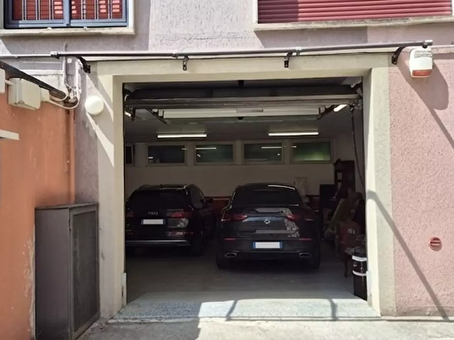 Immagine 3 di Magazzino in vendita  in Viale Rimembranze 36 a Lodi