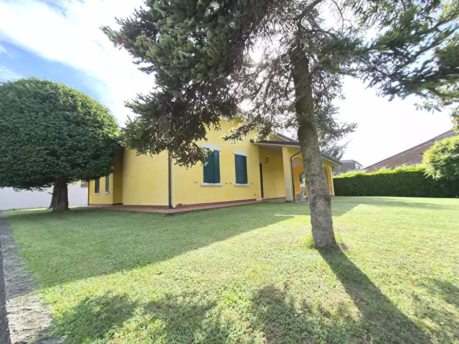Immagine 1 di Villa in vendita  in Via Valletta 29 a Casalmaggiore