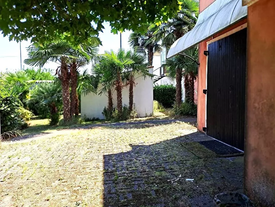 Immagine 22 di Porzione di casa in vendita  a Rovigo
