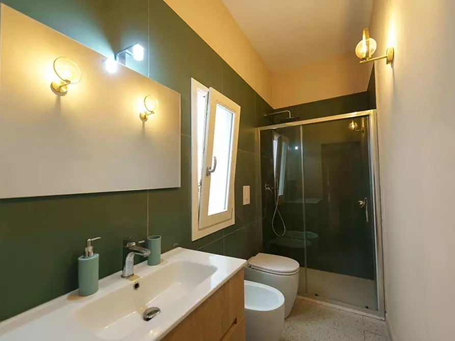 Immagine 12 di Trilocale in vendita  in VIA MONTEGRAPPA a Siracusa