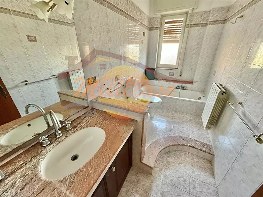 Immagine 24 di Pentalocale in vendita  in Via Avola a Siracusa