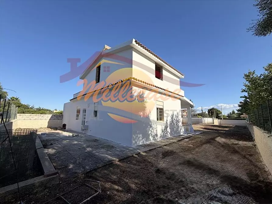 Immagine 1 di Villa in vendita  in VIA LAGO DI LUGANO a Siracusa