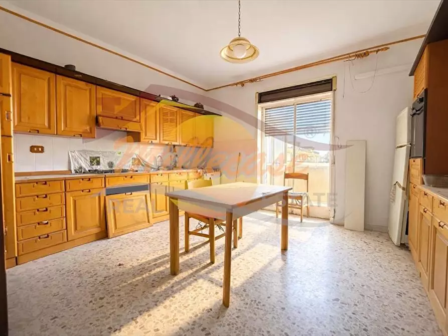 Immagine 12 di Pentalocale in vendita  in Via Mascalucia a Siracusa
