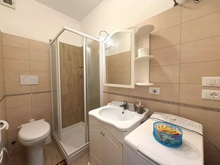 Immagine 7 di Bilocale in vendita  in Via Aurelia 82 a San Bartolomeo Al Mare