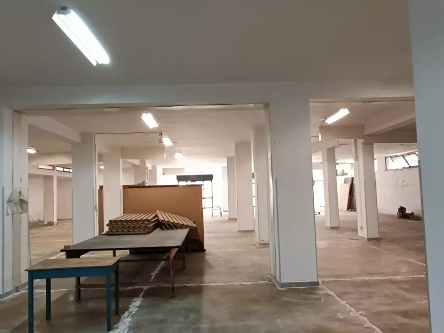 Immagine 11 di Magazzino in affitto  in Via del Progresso a Lamezia Terme