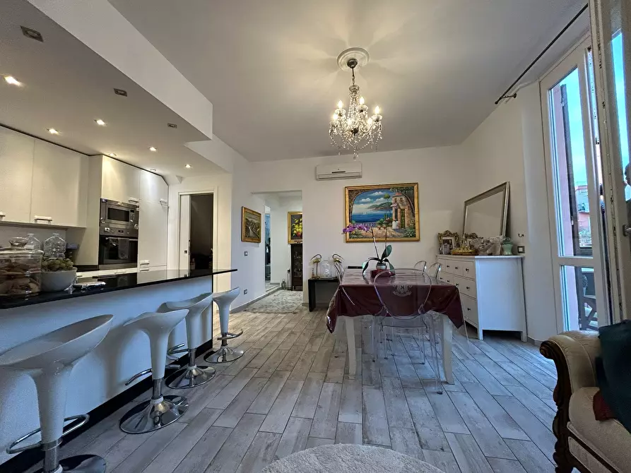 Immagine 2 di Attico in vendita  a Sarzana