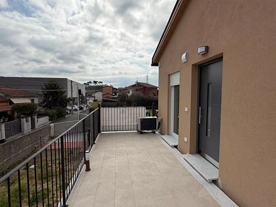 Immagine 3 di Bilocale in vendita  a Sarzana