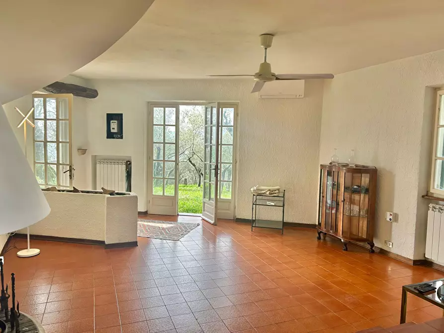 Immagine 49 di Casa indipendente in vendita  a Castelnuovo Magra