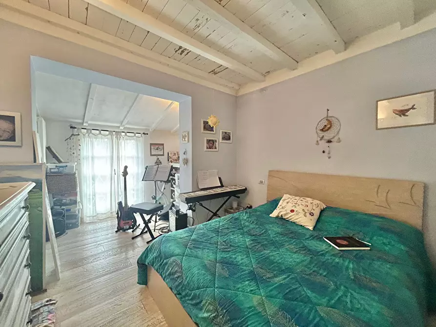 Immagine 24 di Porzione di casa in vendita  a Sarzana