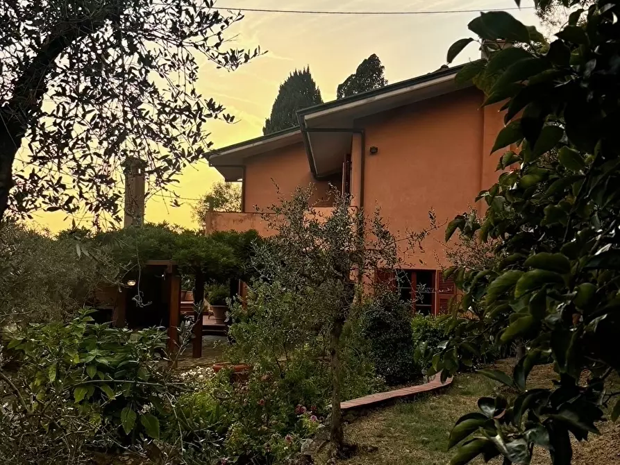 Immagine 38 di Villa in vendita  a Fosdinovo
