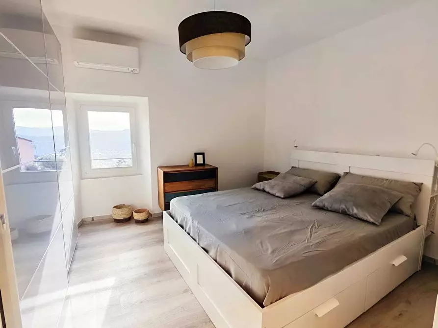 Immagine 10 di Trilocale in affitto  a Bolano