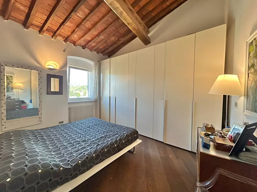 Immagine 30 di Attico in vendita  a Sarzana