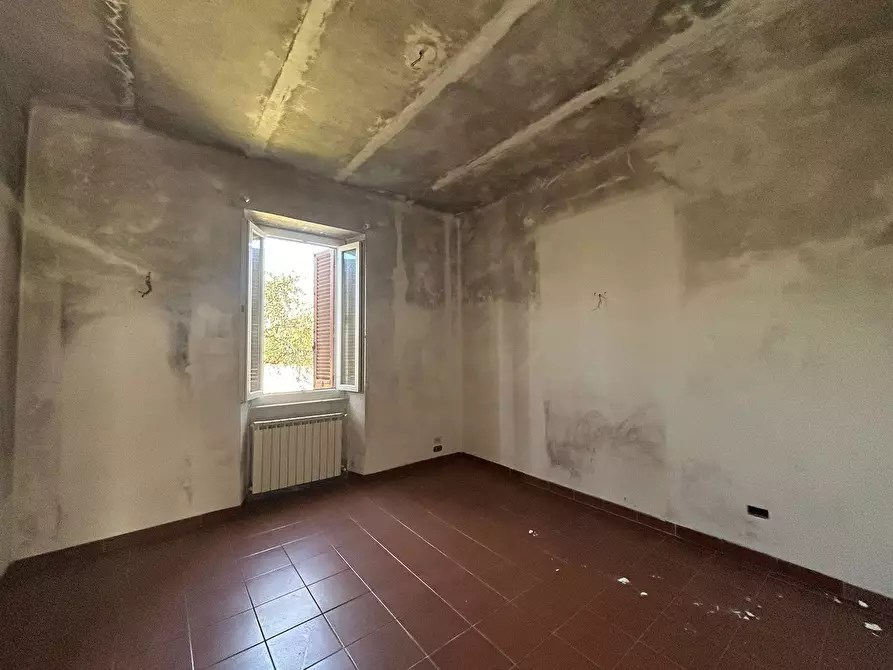 Immagine 49 di Casa indipendente in vendita  a Sarzana