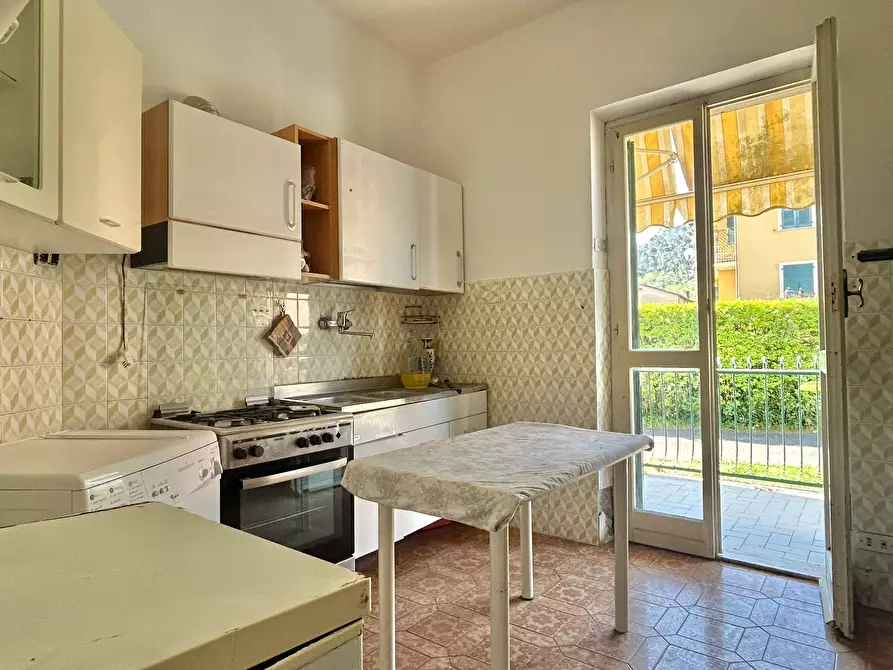 Immagine 13 di Quadrilocale in vendita  a Ameglia