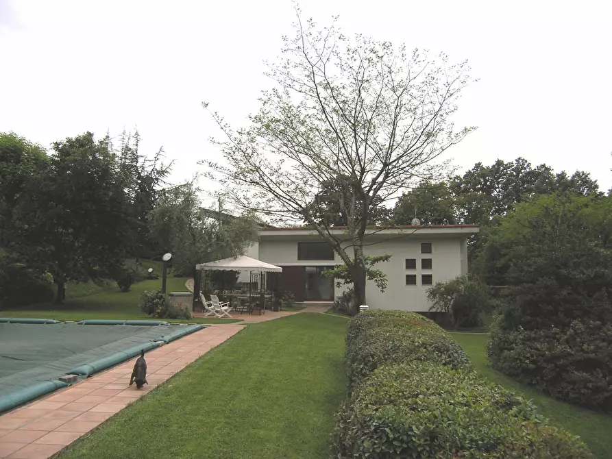 Immagine 9 di Villa in vendita  a Sarzana