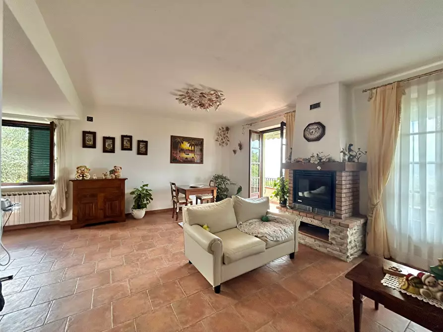 Immagine 20 di Villa in vendita  a Sarzana