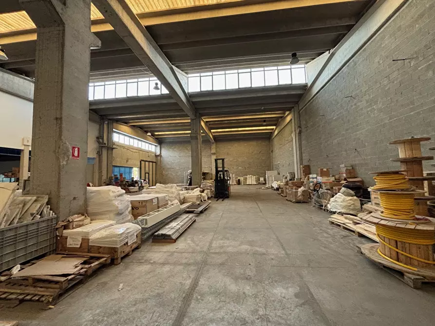 Immagine 6 di Attività artigianale in vendita  a Sarzana