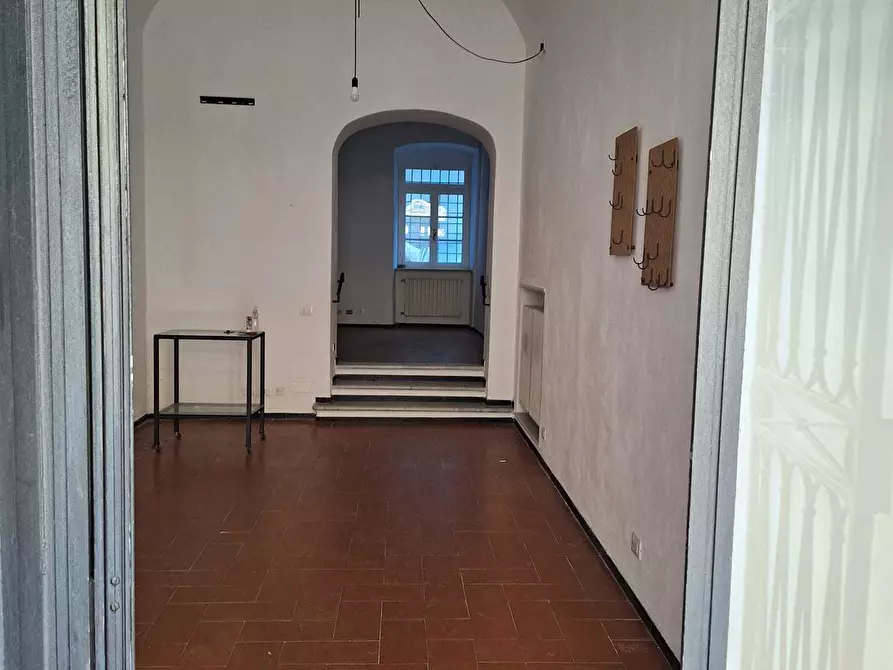 Immagine 3 di Locale commerciale in affitto  a Sarzana