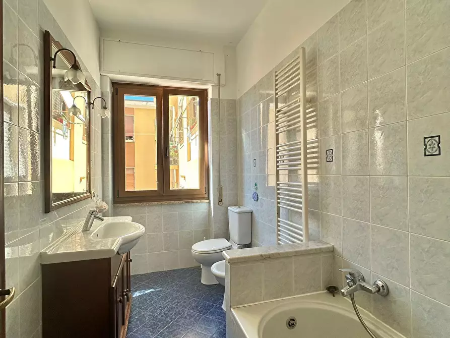 Immagine 21 di Quadrilocale in vendita  a Sarzana