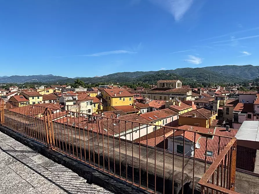Immagine 23 di Attico in affitto  a Sarzana