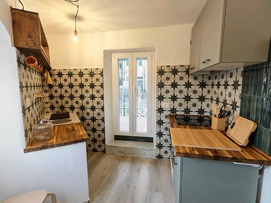 Immagine 15 di Trilocale in affitto  a Bolano