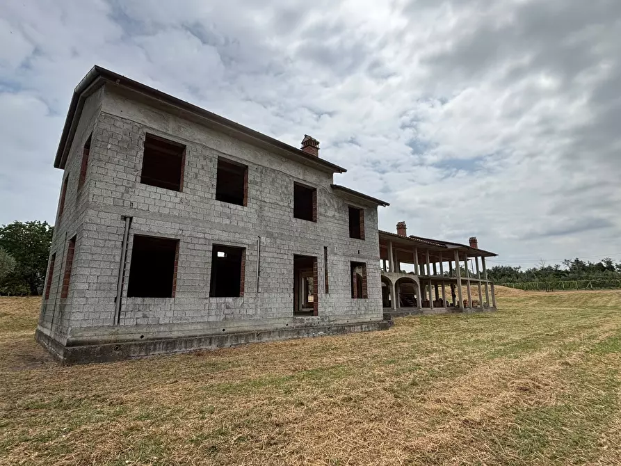 Immagine 3 di Rustico / casale in vendita  a Sarzana