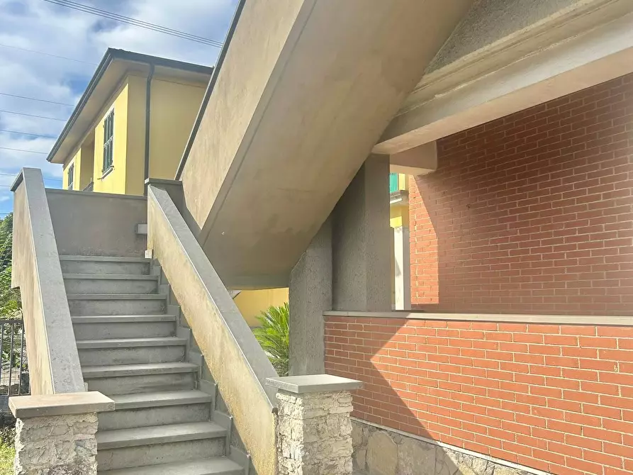 Immagine 2 di Casa bifamiliare in vendita  a Sarzana