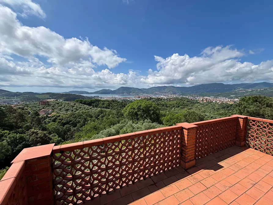 Immagine 22 di Casa indipendente in vendita  a La Spezia
