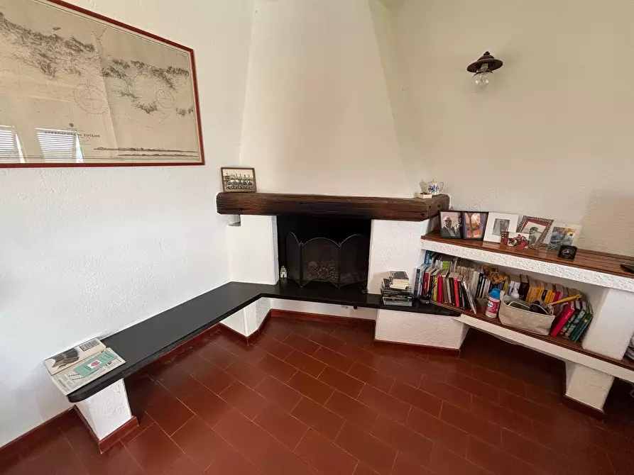 Immagine 10 di Casa indipendente in vendita  a La Spezia