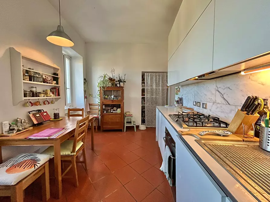 Immagine 17 di Pentalocale in vendita  a Sarzana