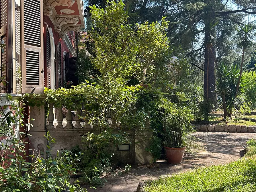 Immagine 6 di Pentalocale in vendita  a Sarzana