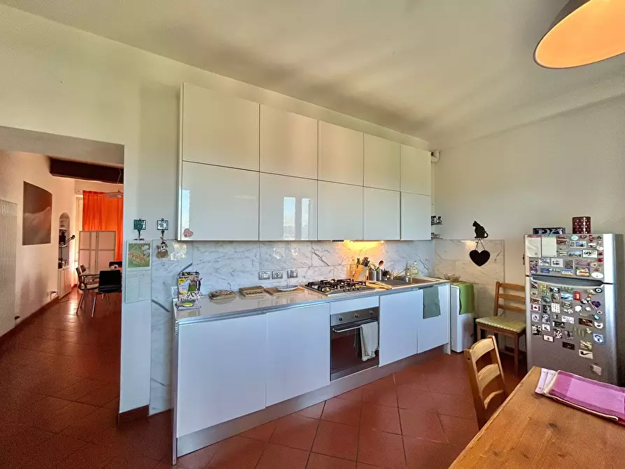 Immagine 15 di Pentalocale in vendita  a Sarzana